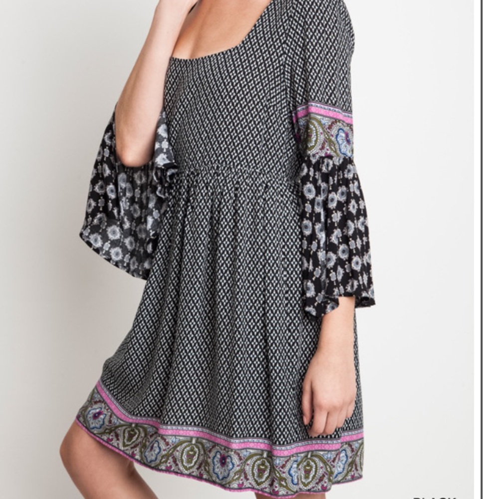 1 LEFT! SMALL!Umgee Print Dress w Split Sleeves!