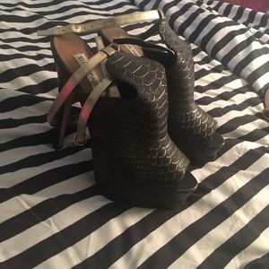 STEVE MADDEN WEXLER BOOTIES