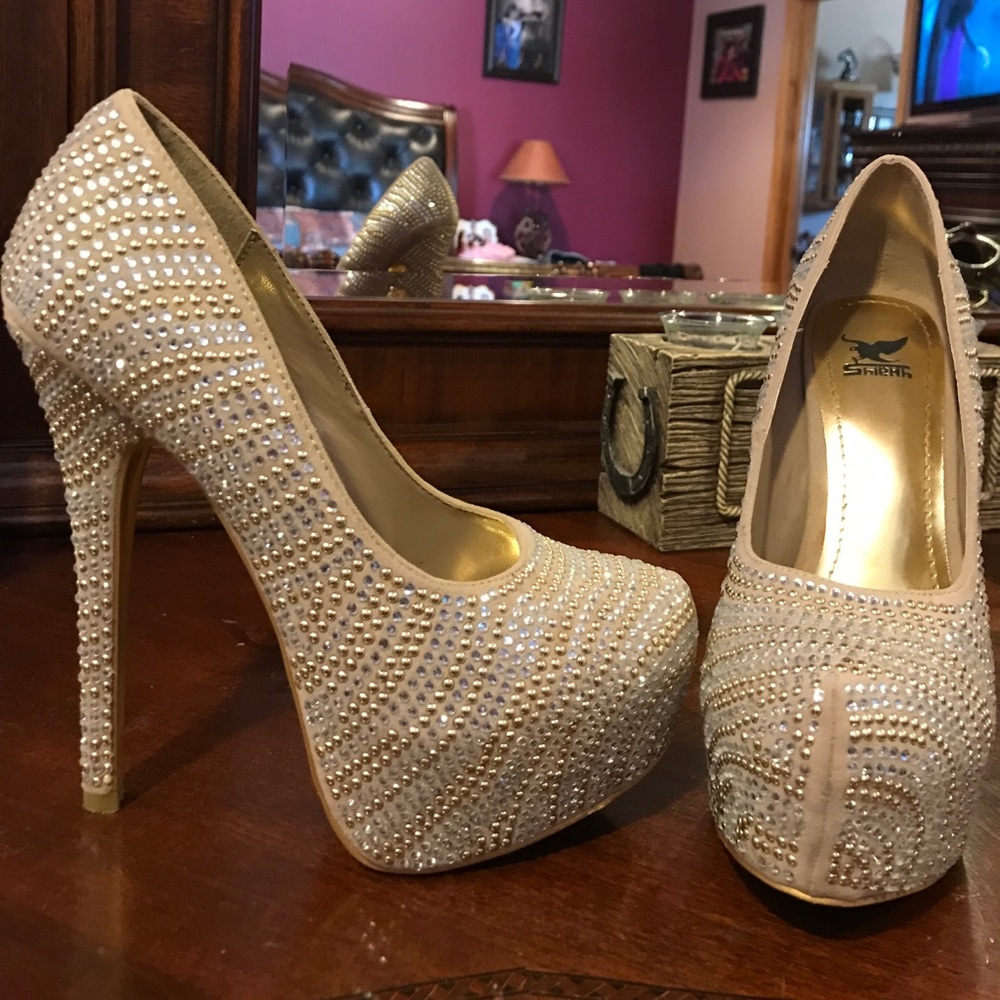 Gold shiekh heels