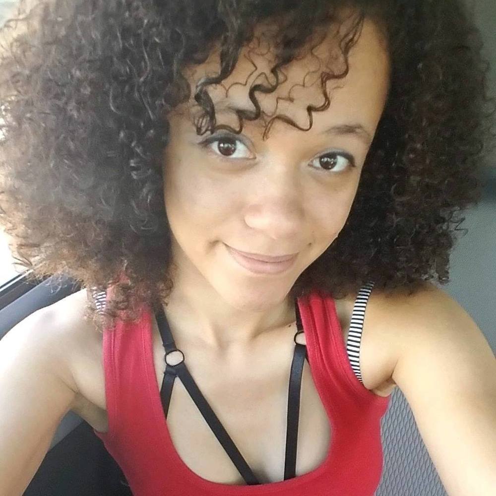 Meet your Posher, Kayla