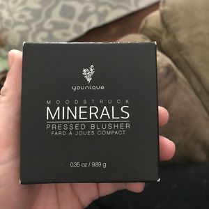 Younique presses blush