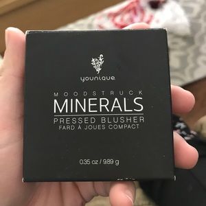 Younique pressed blush