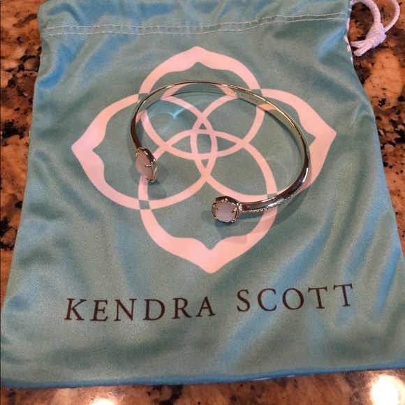 Bracelet - Picture 1 of 4