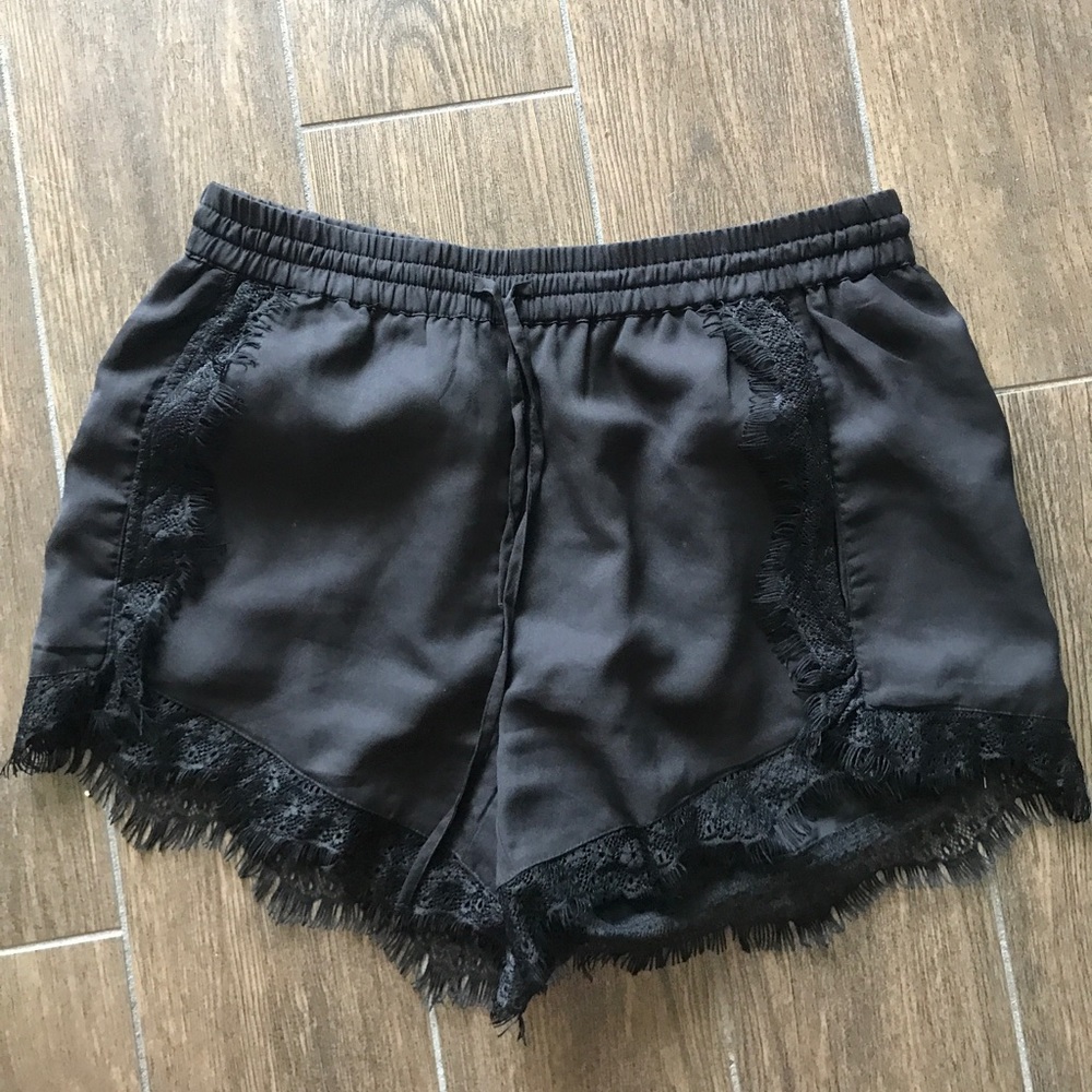 Silk black shorts with lace