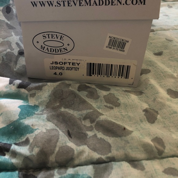 Steve Madden slides  Leopard size 4 - Picture 4 of 4