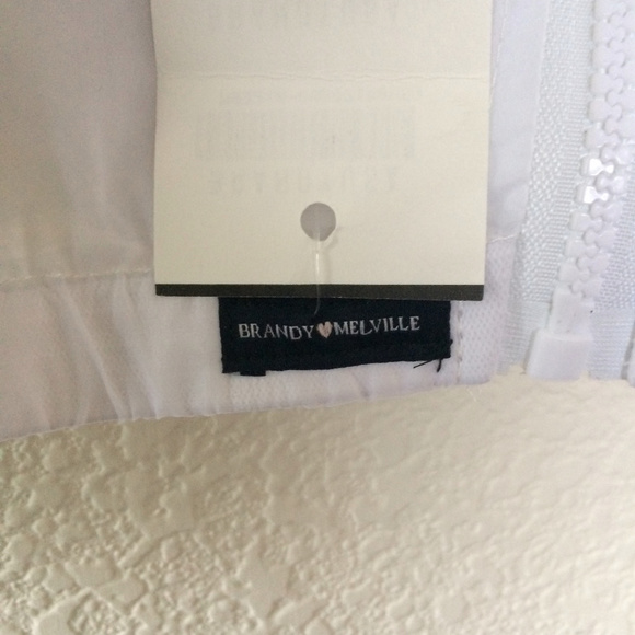 ❌❌SOLD❌❌NWT Brandy Melville Scar Sheer Windbreaker - Picture 7 of 8