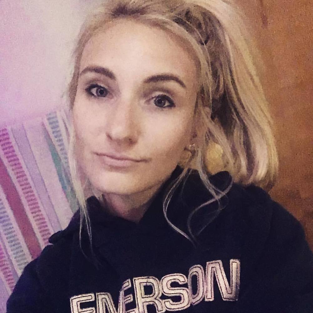 Meet your Posher, Caitlin