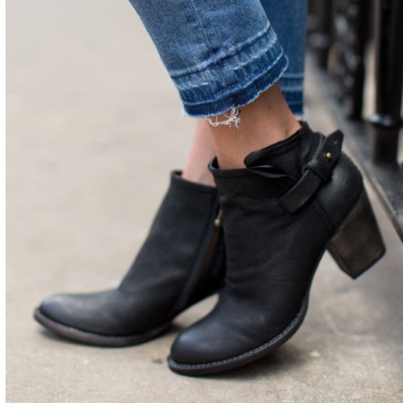 dolce vita post booties
