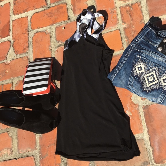 Soulmates Large Flowy Black Top - Picture 2 of 3