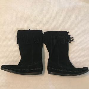 Minnetonka suede black fringe boots, bohemian