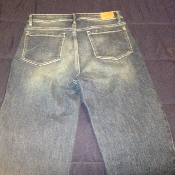 Blue Jeans - Picture 2 of 3