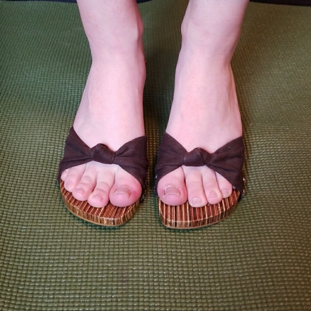 Chinese Laundry Wooden Heel - Picture 4 of 7