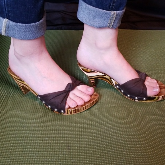 Chinese Laundry Wooden Heel - Picture 3 of 7