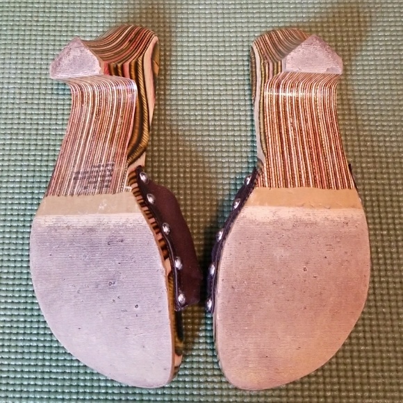 Chinese Laundry Wooden Heel - Picture 7 of 7