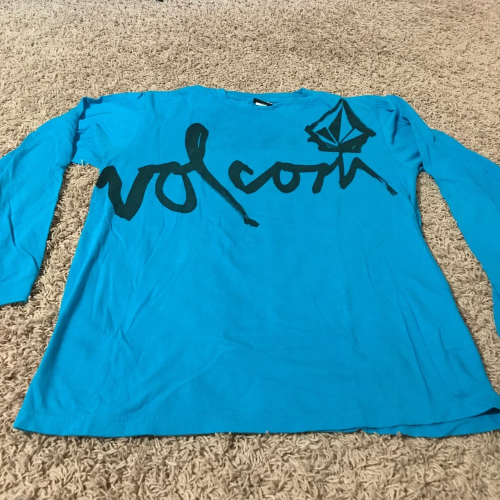 Men’s Longsleeve Volcom Shirt.