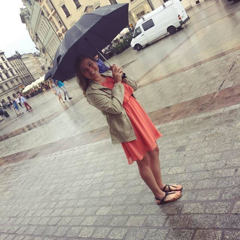 Meet your Posher, Crystal