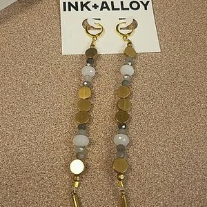 Beautiful minimalist earrings!  INK+ALLOY