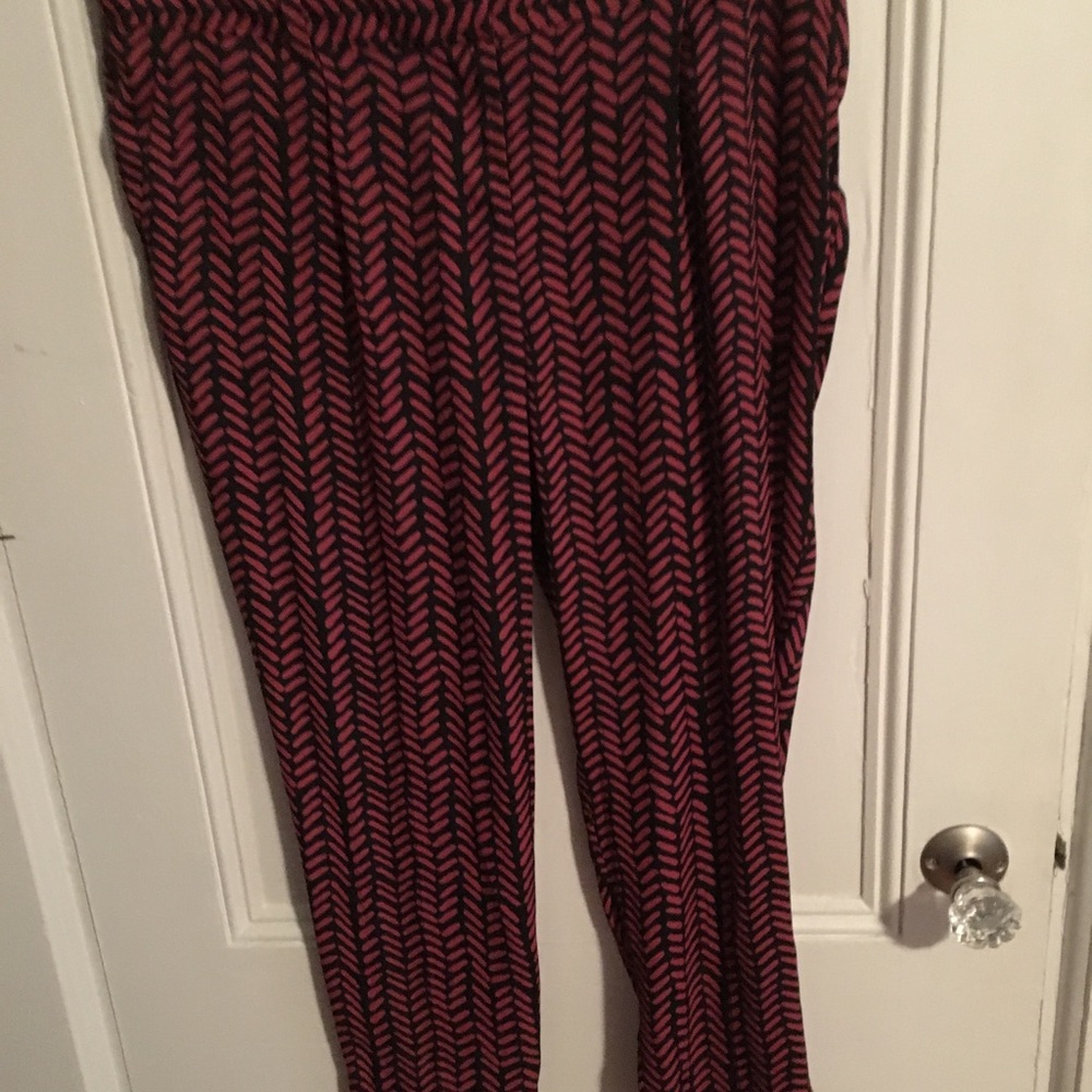 Ann Taylor Patterned pant!