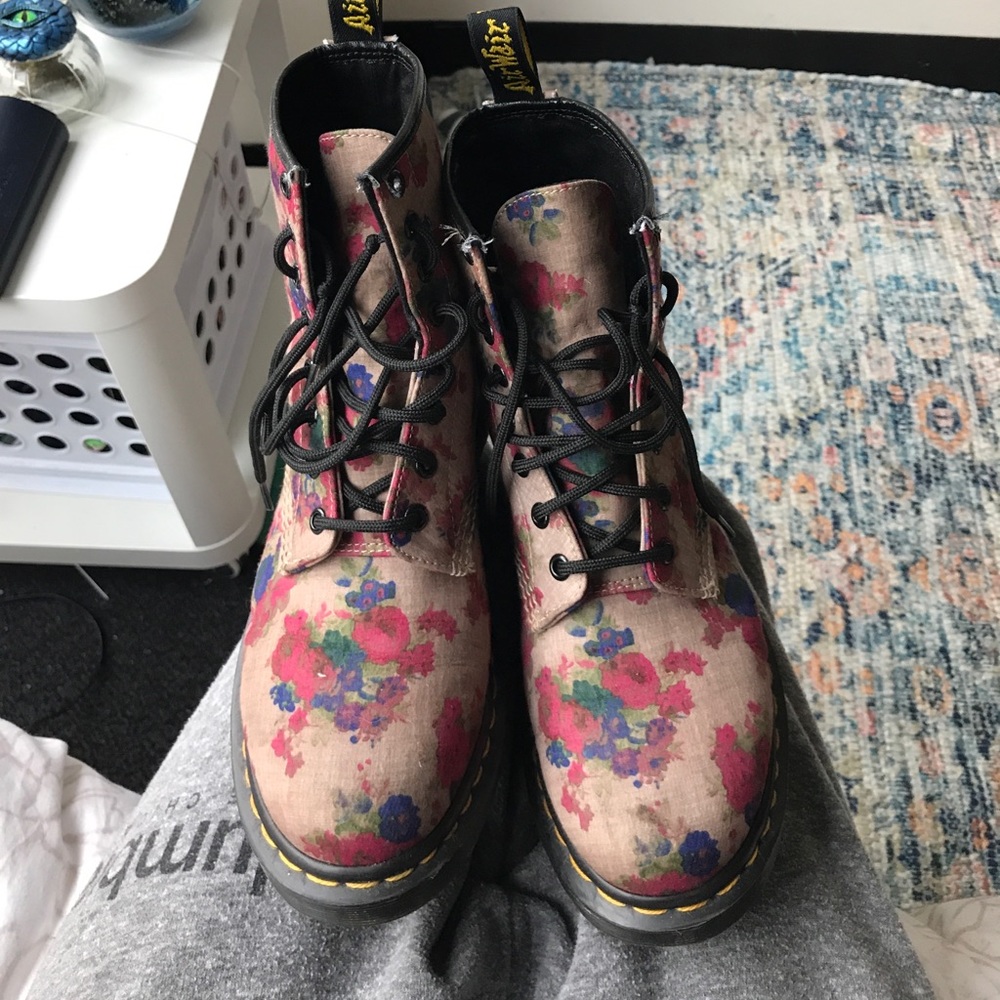 Floral print canvas Doc Martens
