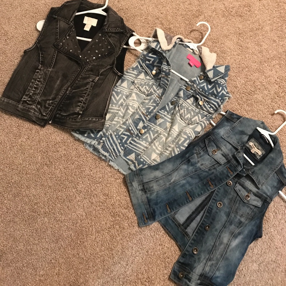 Lot of 3 denim vest!