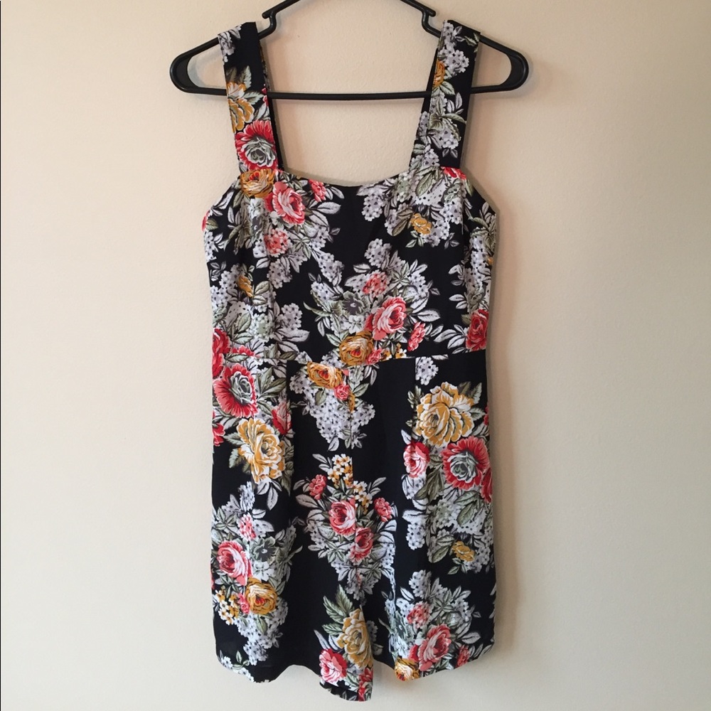 NWT Honeypunch Floral Romper