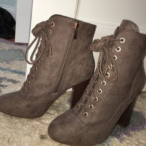Super cute ankle boots