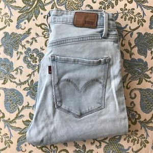 Levi's High-Rise Skinny Jeans