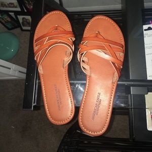 American eagle slides worn once too small