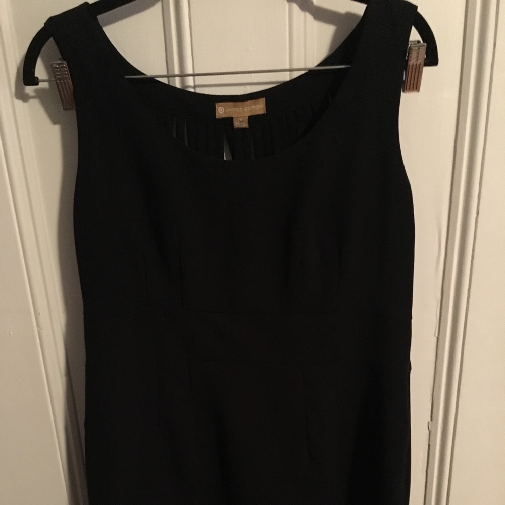 Cute Little black dress!
