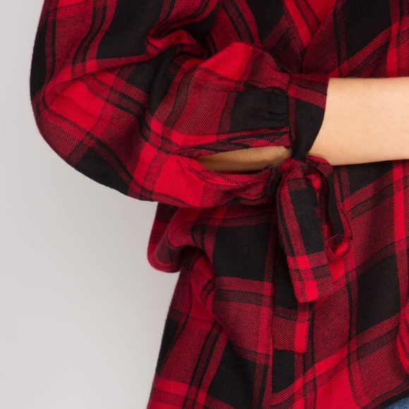 🎀LAST ONE🎀 Buffalo Plaid Top - Picture 2 of 2
