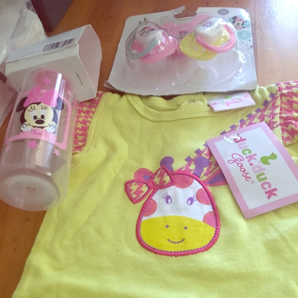 9 oz bottle,Minnie Mouse pacifier,shirts 0-3