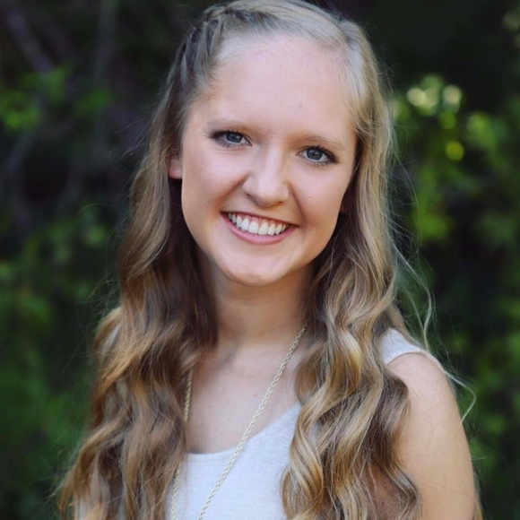 Meet your Posher, Kylie - Picture 1 of 1