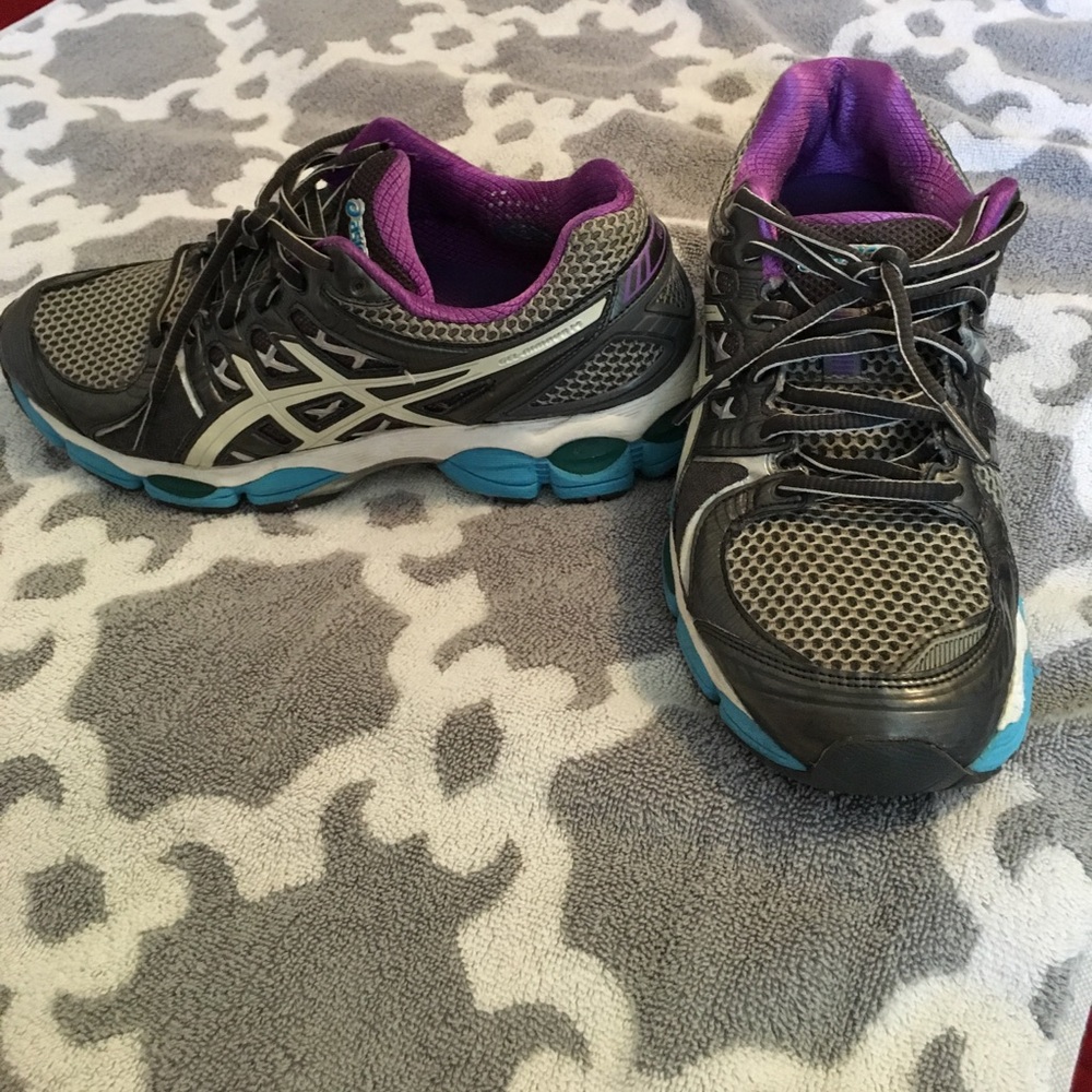 Asics Gel Shoes, Size 9.