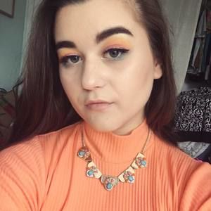 Meet your Posher, Simone