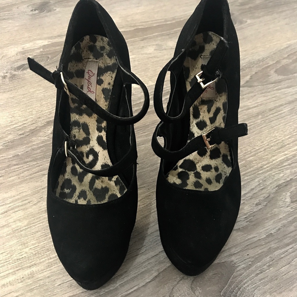 Heels 👠 - Picture 2 of 4
