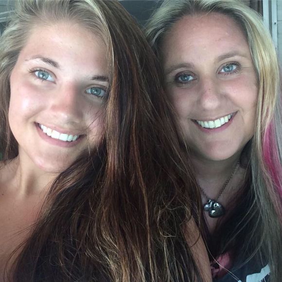 Meet your Posher, Danielle - Picture 1 of 1