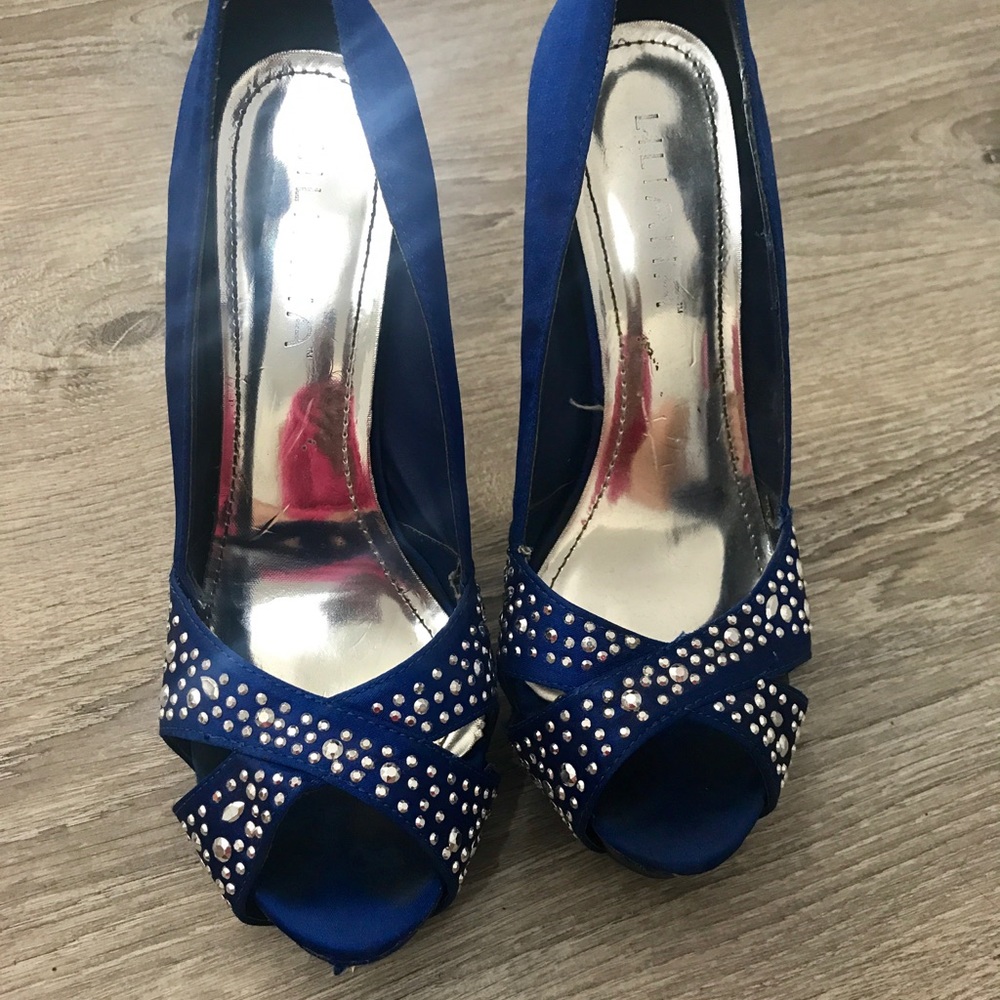 Heels 👠 - Picture 2 of 5