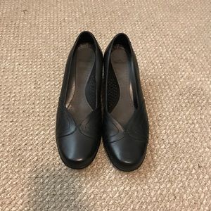 Dansko black shoes size EURO40/US10.