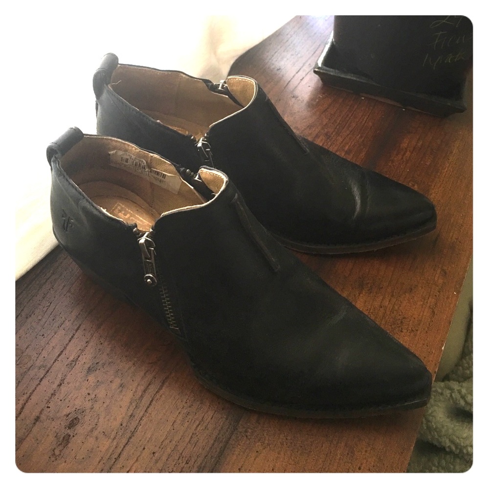 The Frye Company “Sacha Moto Shootie” Women’s 7.5