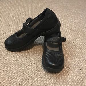Dansko black shoes size EURO40/US10.