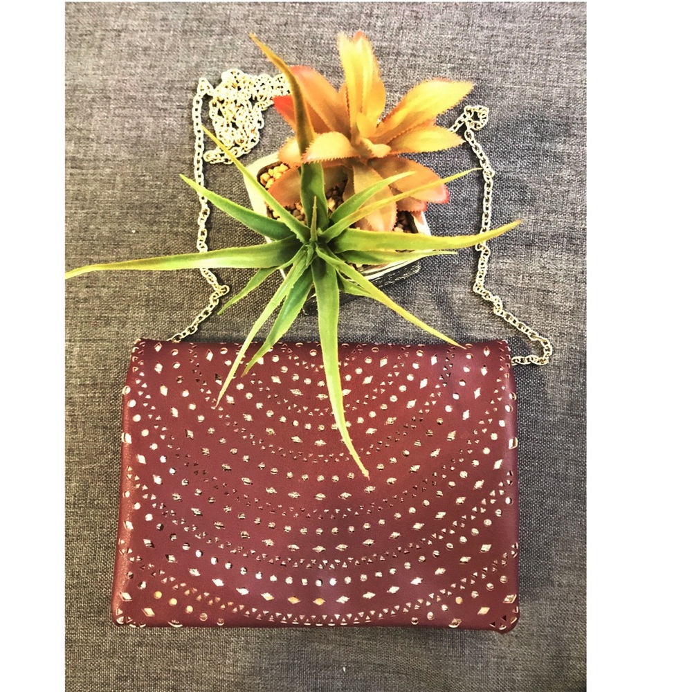 •••SOLD•••Burgundy and gold clutch/shoulder bag