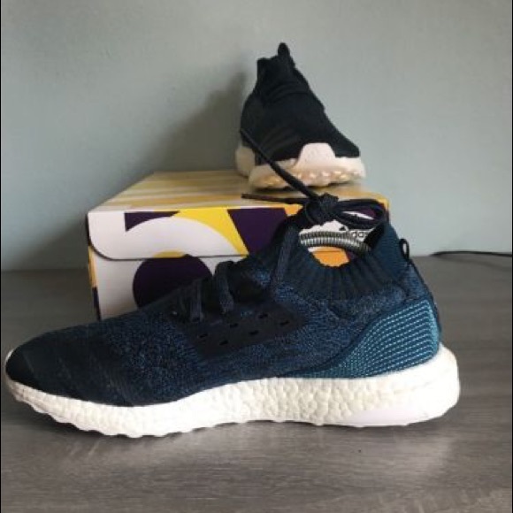 Adidas ultra boost parley men\'s size 9.5 10