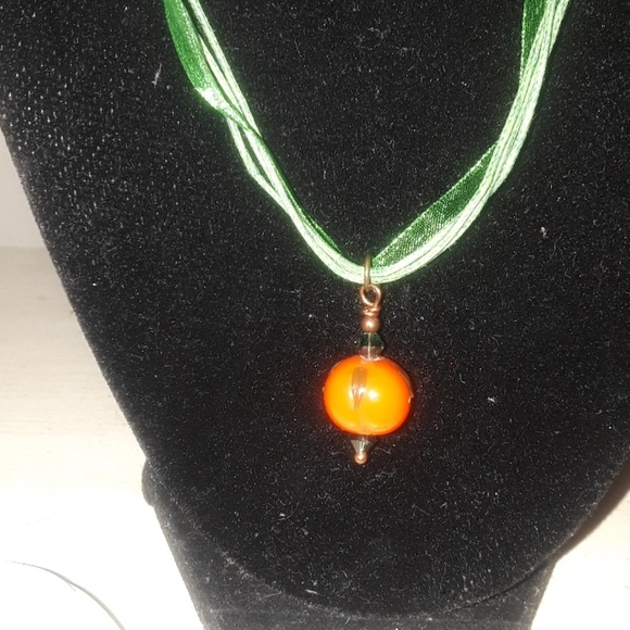New Glass Pumpkin Choker for Halloween or season. - Picture 2 of 2
