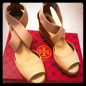 Tory Burch Peep Toe Wedge Sandal Shoes Size 7
