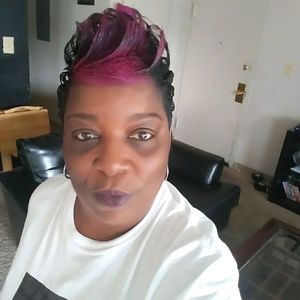 Meet your Posher, Vanessa