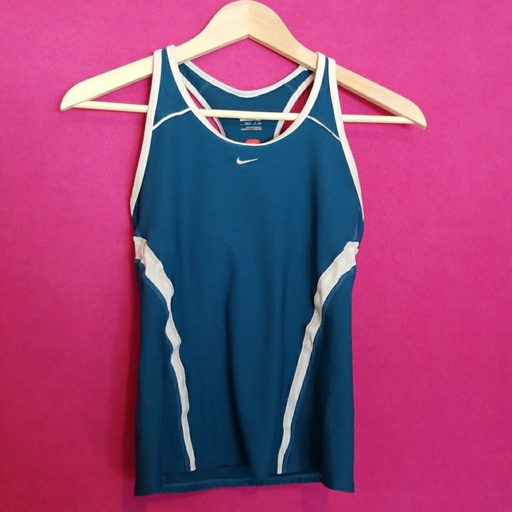 Nike workout tank
