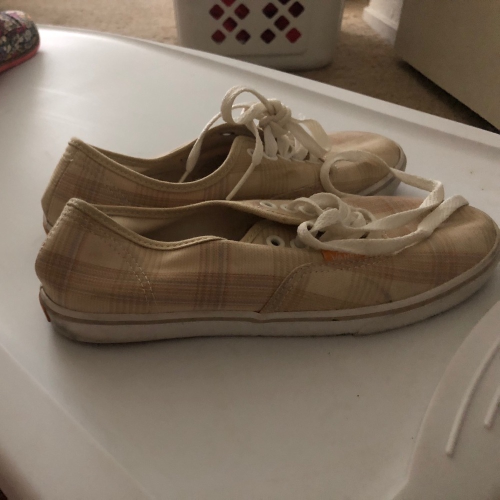 Vans - Picture 2 of 4