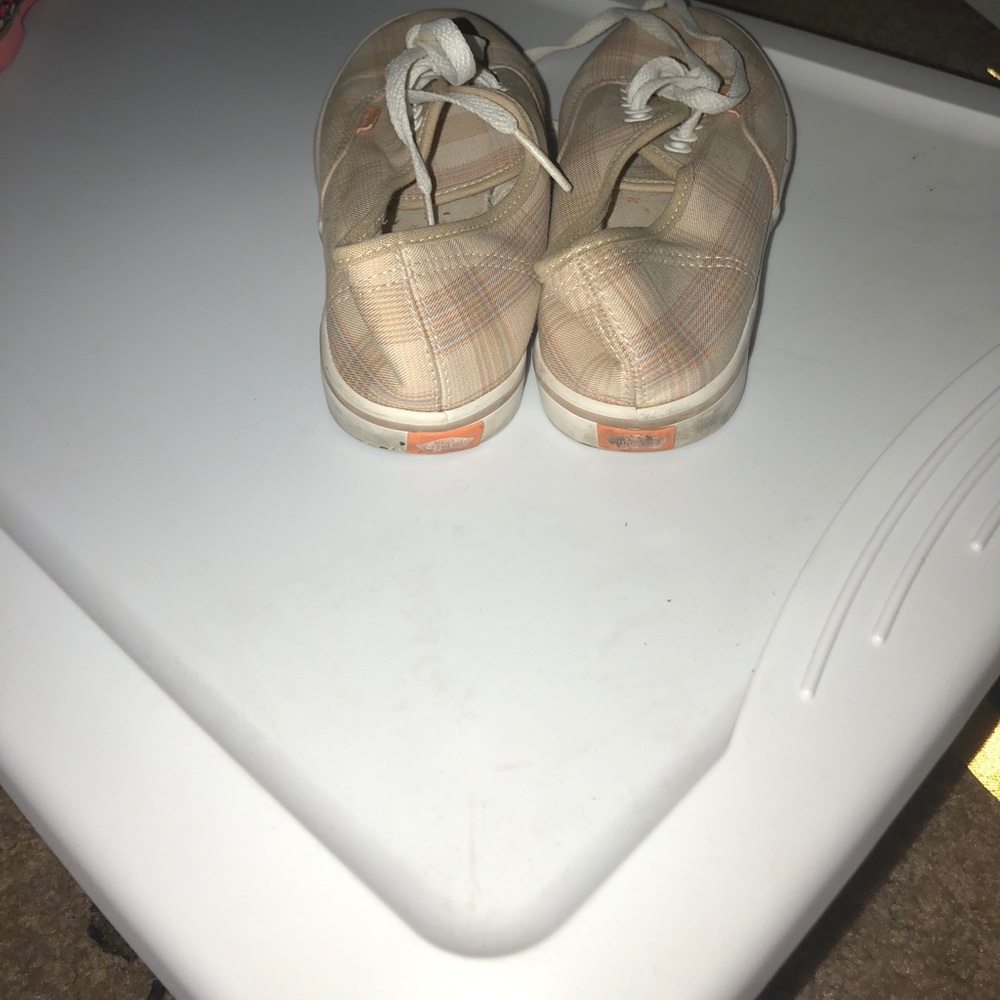 Vans - Picture 3 of 4