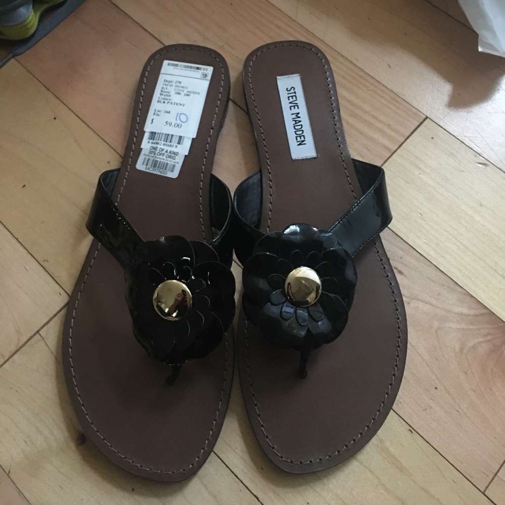 Steve Madden flower black and gold flats sandal