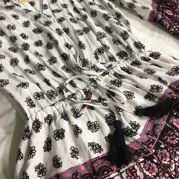 Romper - Picture 2 of 4